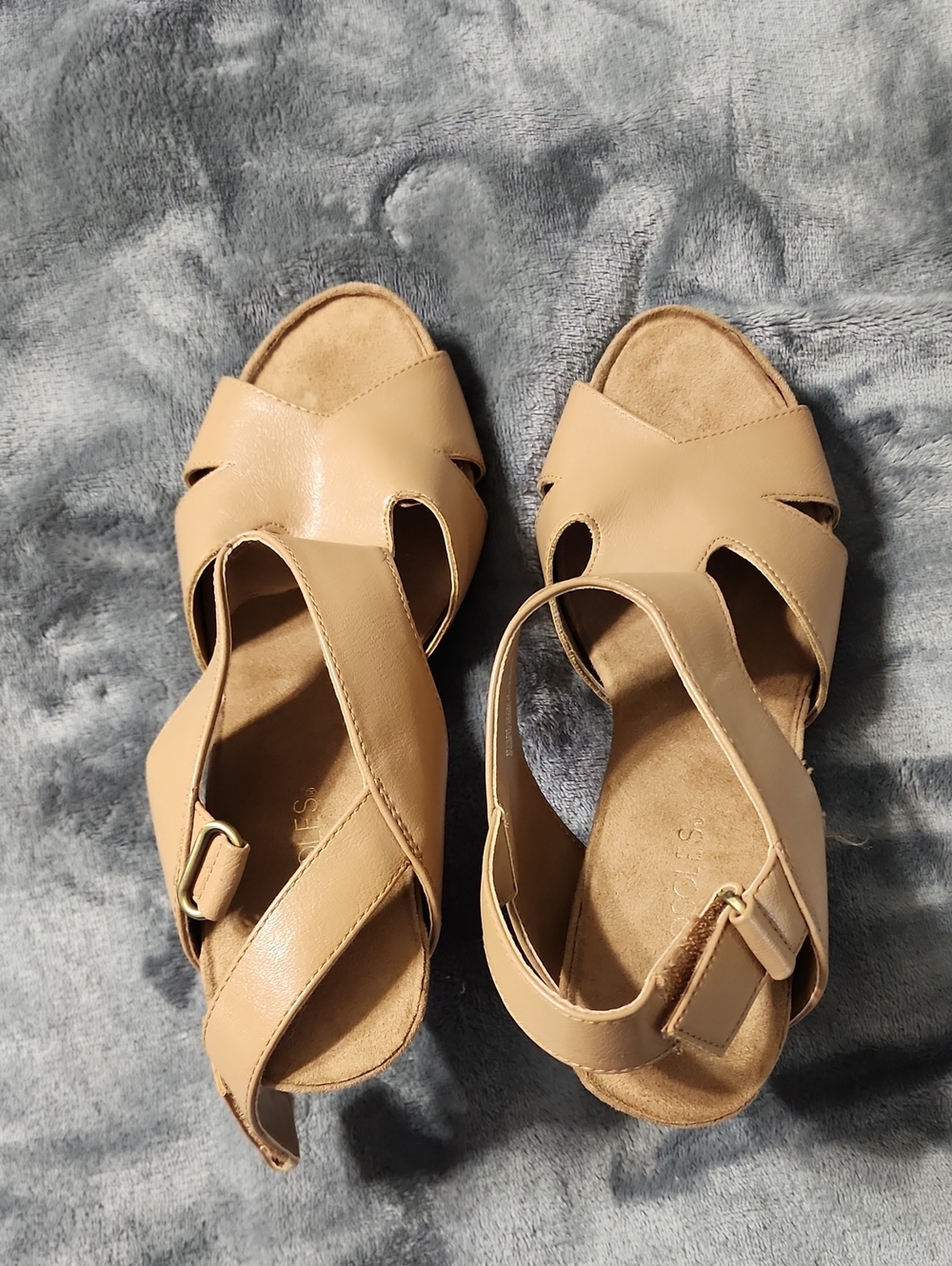 AEROSOLES Women's Tan Crisscross Slingback Sandals